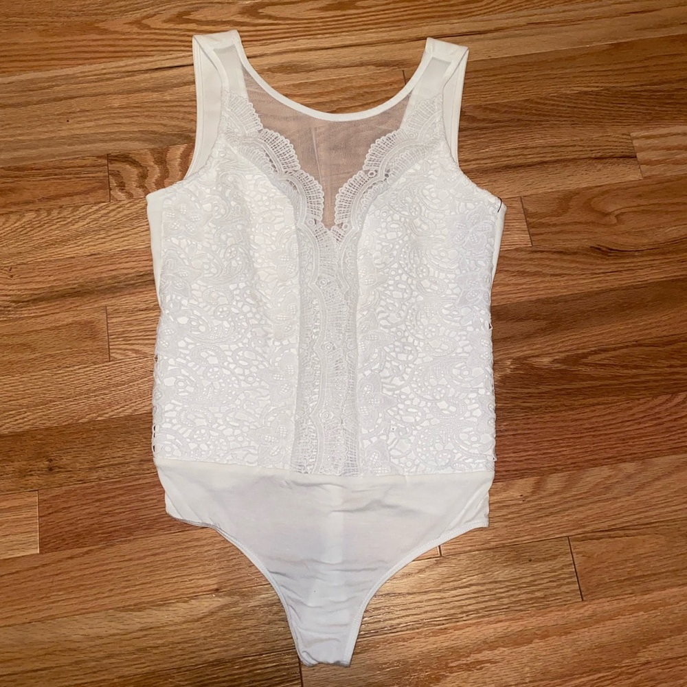 Lulu’s White Lace Bodysuit, Size Large